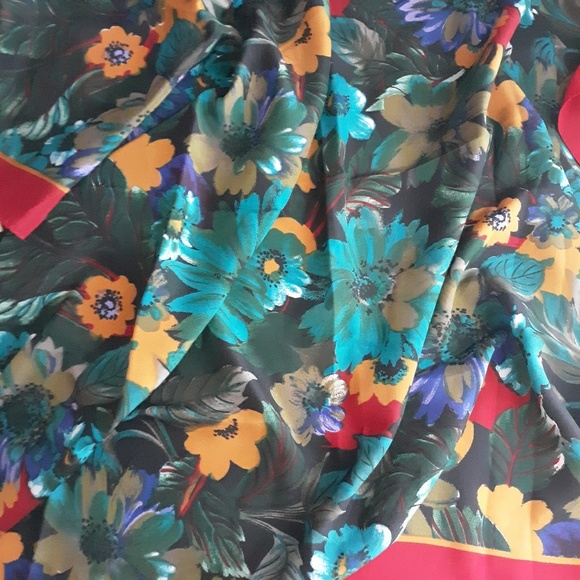 Vintage Mod Floral Large Square Scarf - Picture 4 of 7